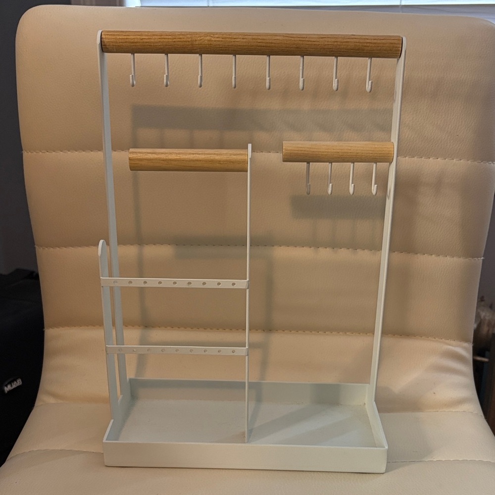 White and Tan Jewelry Organizer